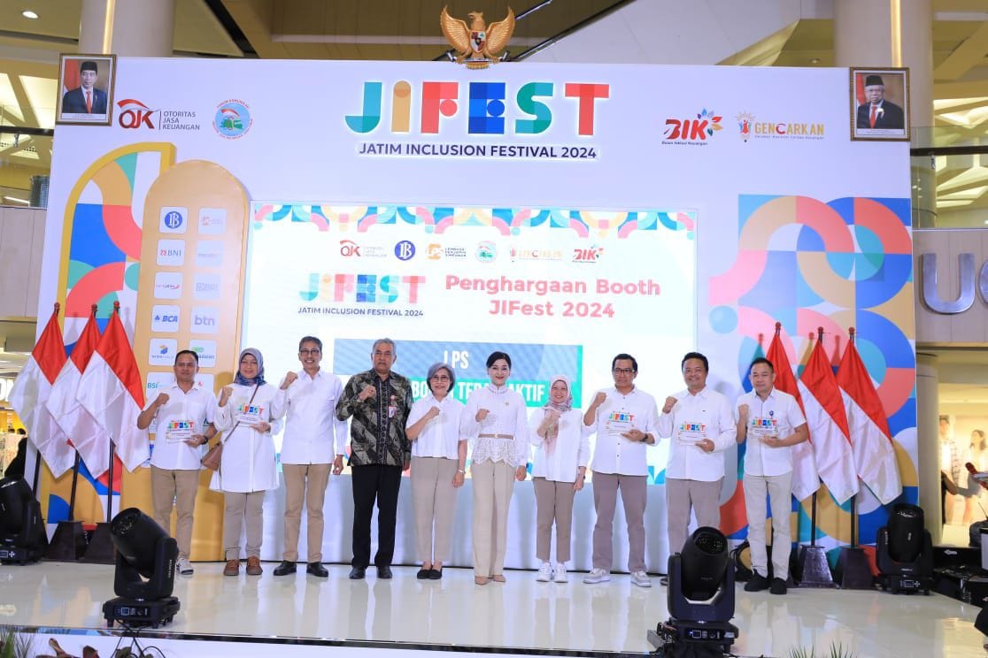 Puncak BIK di Surabaya, OJK Dorong Akselerasi Literasi dan Inklusi Keuangan yang Merata dan Setara WhatsApp Image 2024-10-14 at 17.34.16