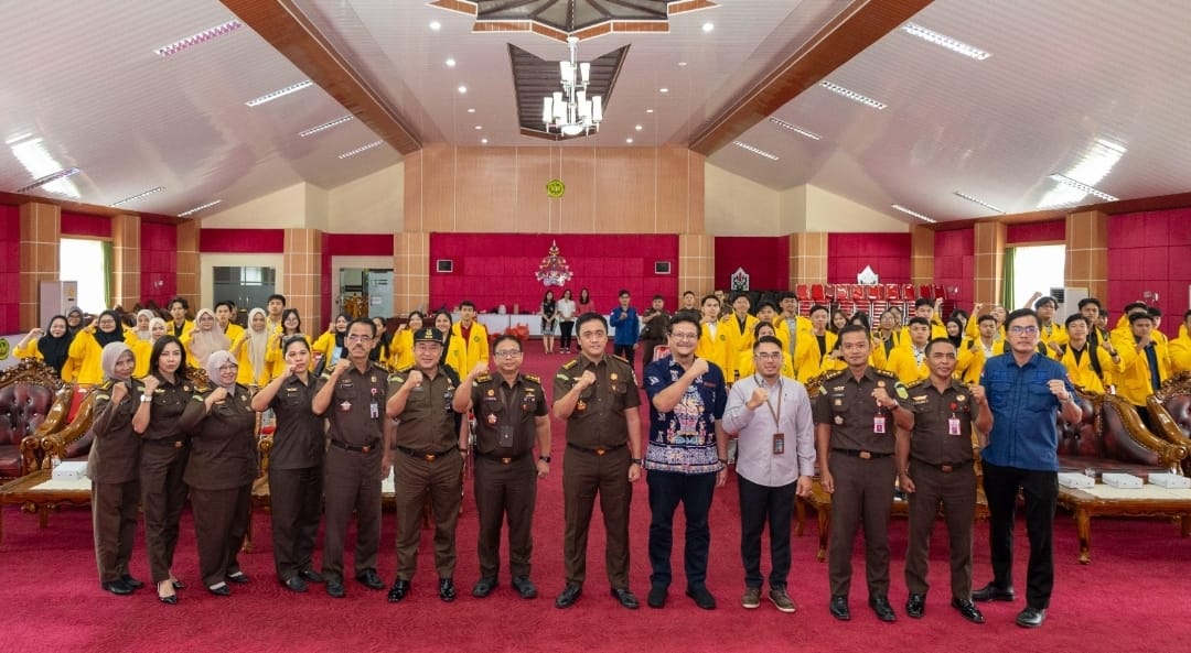 Peringati Hari Anti Korupsi Sedunia, Kejati Kalteng dan UPR Gelar Diskusi Panel 20241205_135236