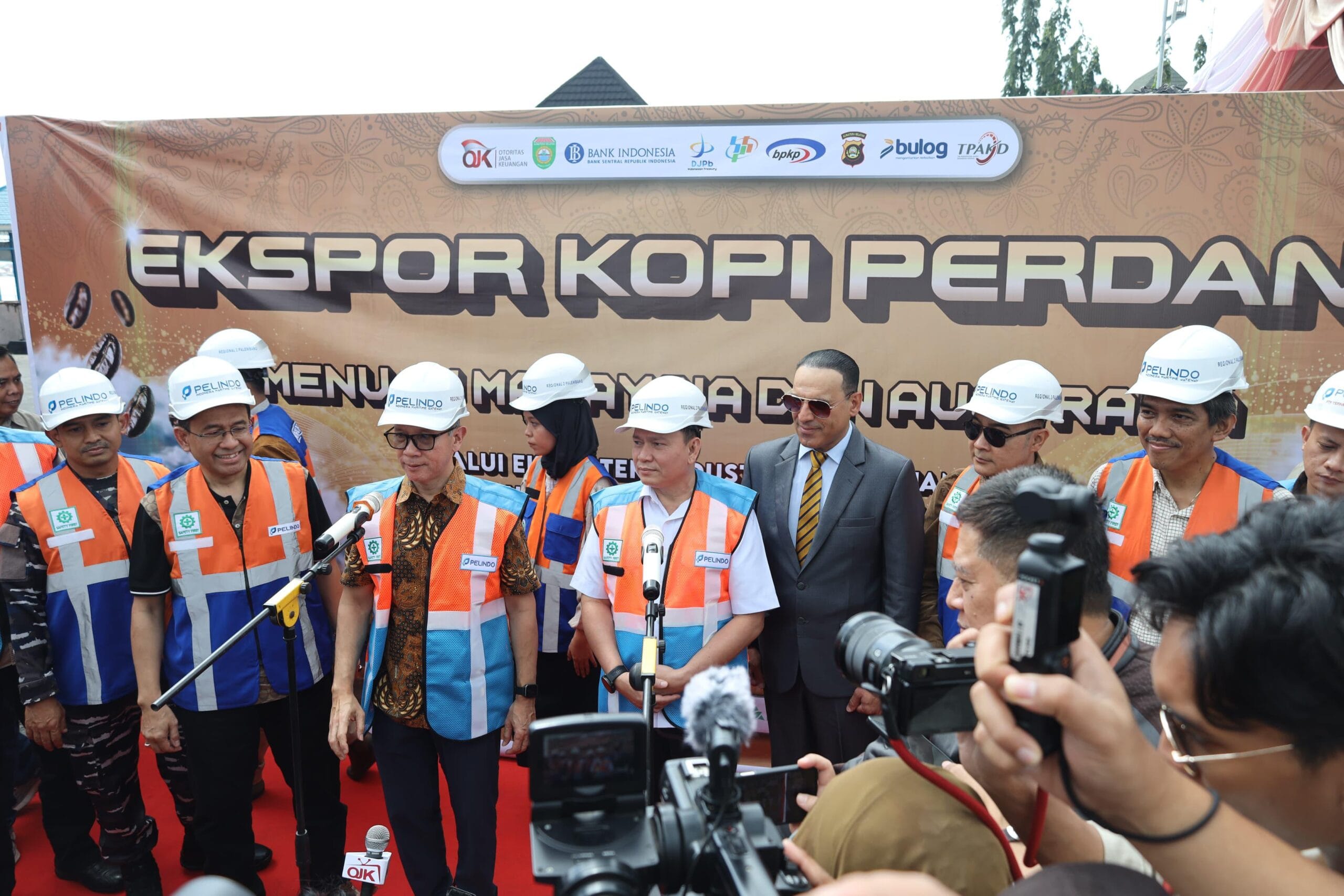 Ekspor Kopi Perdana: Langkah Besar Sumsel Menuju Pasar Global WhatsApp Image 2025-01-20 at 11.43.16