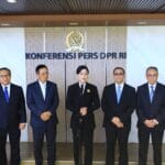 DPR RI Tetapkan Lima Nama Dewan Komisioner, Friderica Widyasari Dewi Pimpin OJK Periode Baru IMG-20260312-WA0139